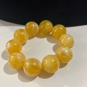 Vintage 80s marbled Yellow big bold beaded stretch bracelet